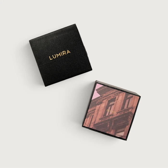 Black Candle 300g - No352 Leather & Cedar