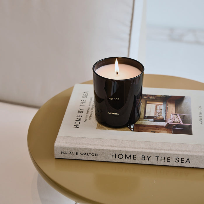 Black Candle 300g - No352 Leather & Cedar