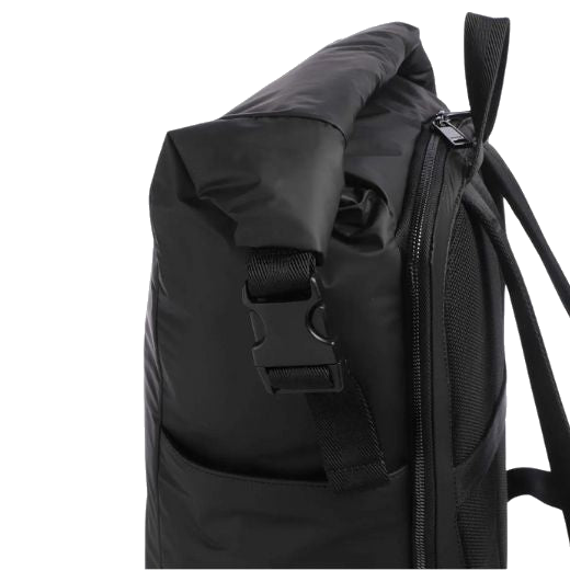 The main compartment of the Catch EVO Black Rolltop Backpack closes with a rolltop and clip fastening.