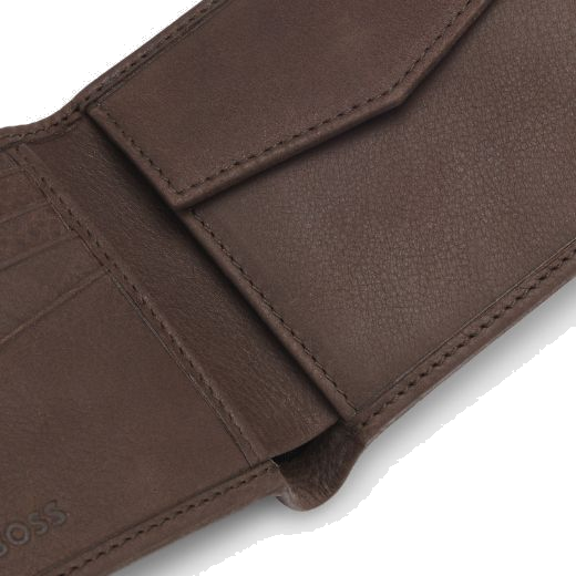 This BOSS Crosstown Grained Leather Brown 4CC Coin Wallet has a smooth texture and is made out of cowhide.