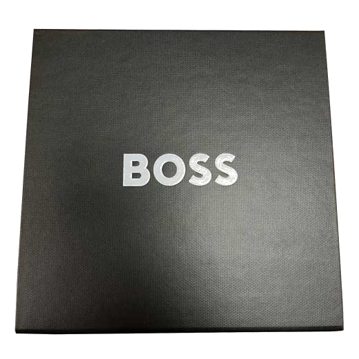 This Hugo Boss men's belt gift set comes in its own branded black gift box.