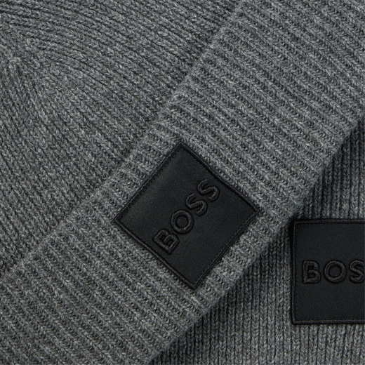 This Grey Metaverse Knit Beanie Hat and Scarf Set by BOSS is made with a combination of polyamide, viscose, wool and cashmere.