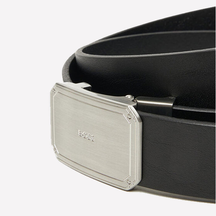 This BOSS leather belt is part of their Jeyler collection, a perfect gift for any gentleman.