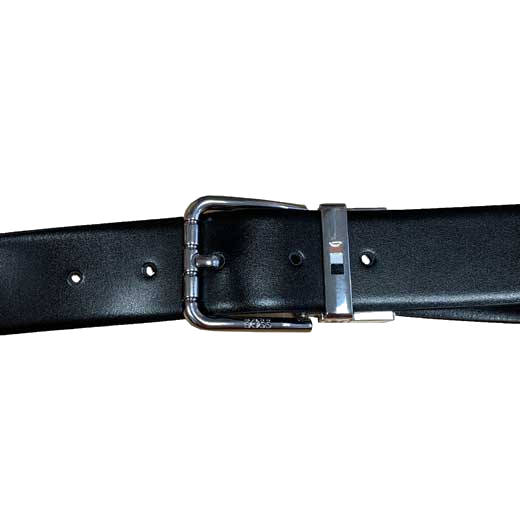 This Hugo Boss black leather belt comes with a silver buckle branded with the BOSS emblem.