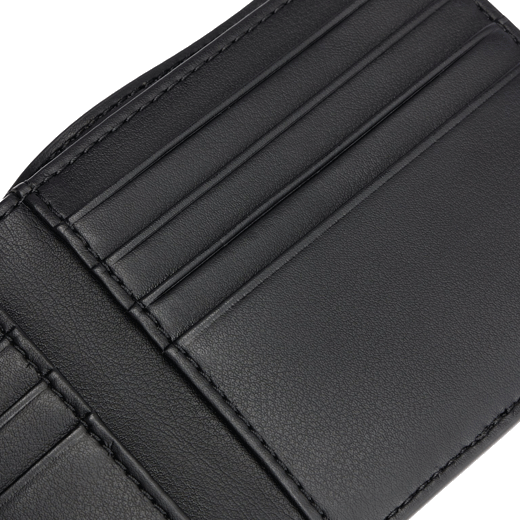 This BOSS Ray Signature Stripe Faux Leather 8CC Wallet has the iconic stripe going across from the front to the back.