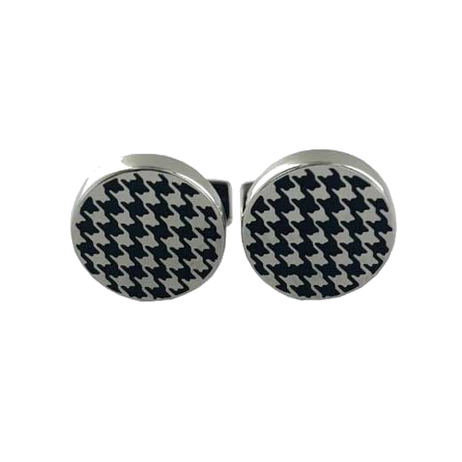 This pair of men's BOSS cufflinks come with a fixed arm closure.