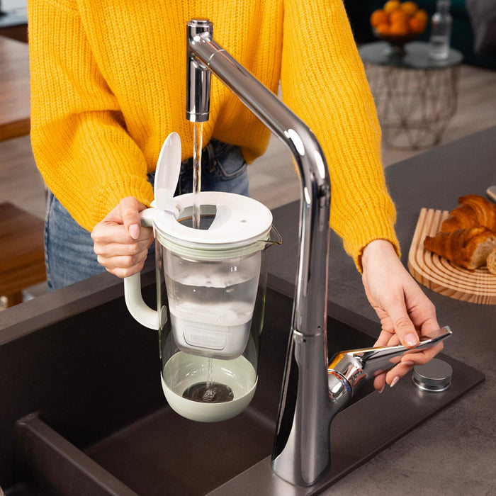 BRITA STIKLA ŪDENS FILTRAKRŪZE 2.5L, GAIŠI ZAĻA