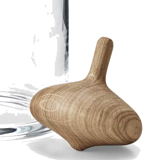 This Georg Jensen Glass Alfredo 1L Carafe comes inside a pop-up box.