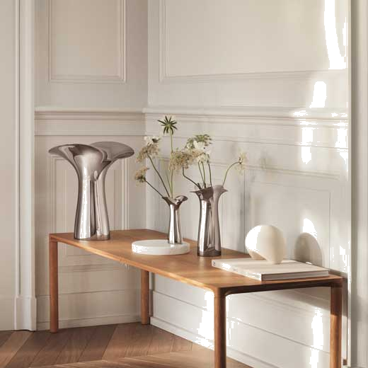 This Georg Jensen Stainless Steel Bloom Botanica Small Vase will be presented inside a pop-up box.