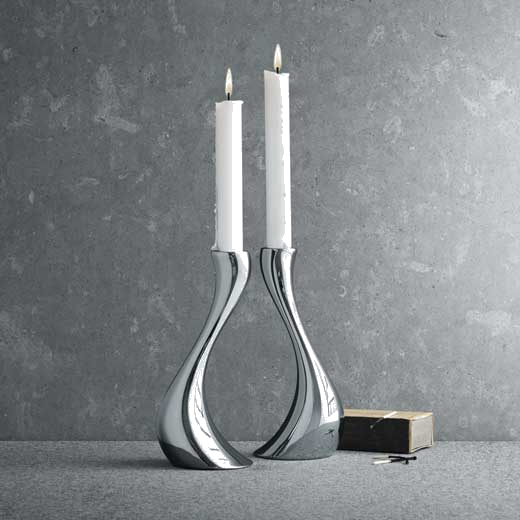 These Georg Jensen Stainless Steel Cobra Pair of Medium Candle Holders will make a wonderful centrepiece.