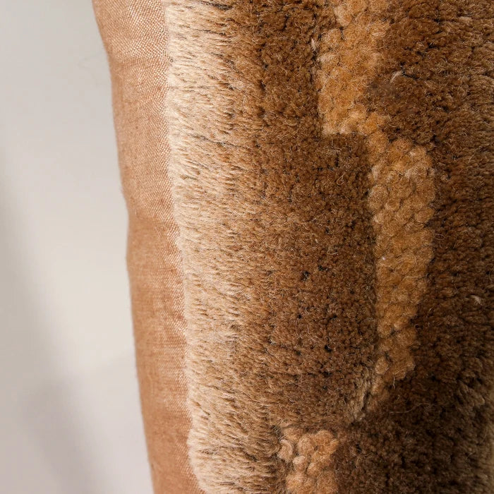 Hikari Cushion