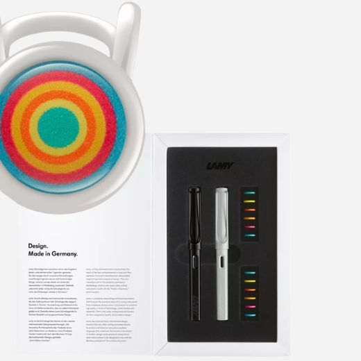The cap top on the Safari Glossy Black and White Fountain Pens Set with Decorative Rings.