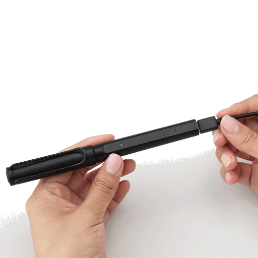 This LAMY x NeoLab Safari All Black Ncode works with the LAMY notebook.