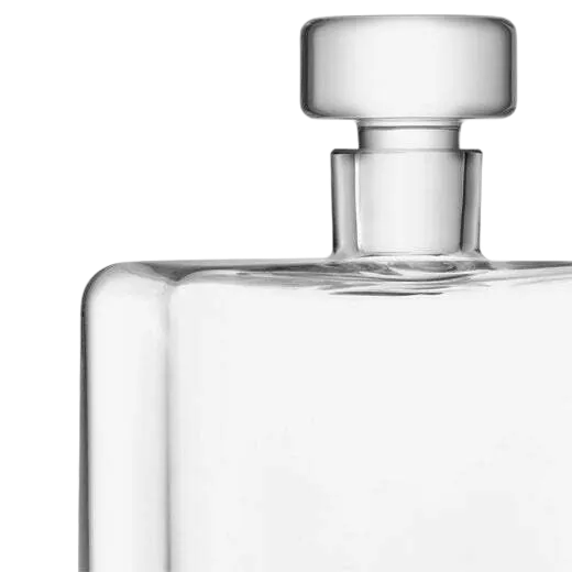 This LSA International Signature Cask Oblong Whisky Decanter features a hand-ground stopper.
