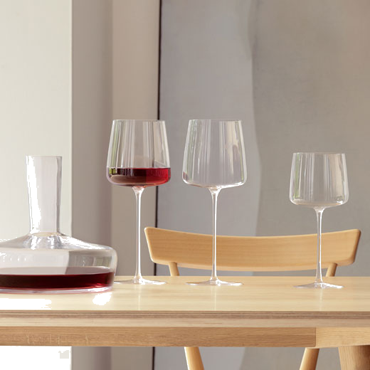 LSA's Standard Metropolitan 4 x White/Rosé Wine Glasses are perfect for dinner parties.