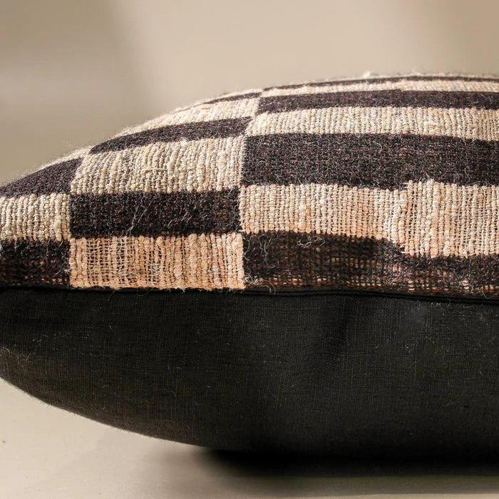 Mono Cushion