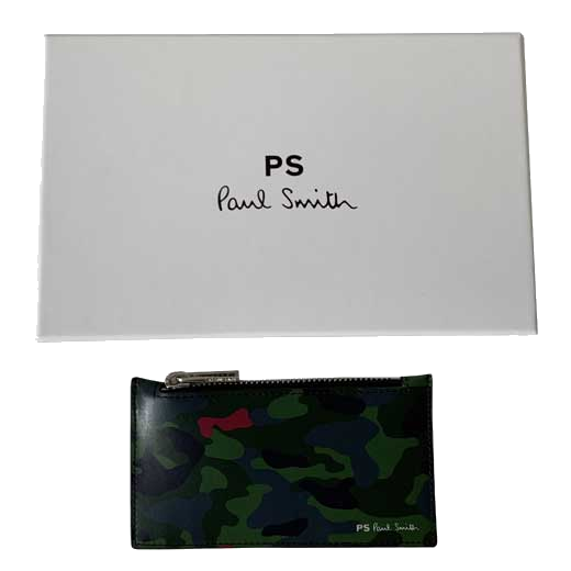 Paul Smith Camo coin purse comes in its own bespoke gift box.