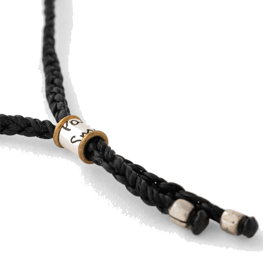 This Paul Smith Men's Black Oval Link Bracelet is made with a polyester cord and silver 925 charm.