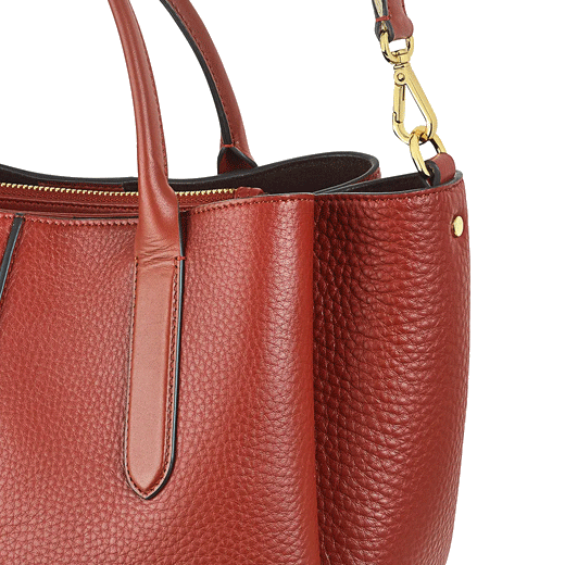 This Radley Hillgate Place Rust Medium Grab Multiway Bag has faux suede lining in a brown colour to match the leather.