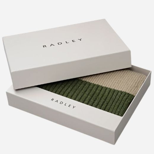 Gift box for the Knitters Lane Oatmeal Marl Scarf with Contrasting Ends.