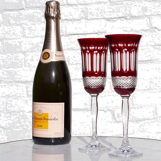 These Royal Scot Crystal Belgravia 2 x 18cl Ruby Red Champagne Flutes have been crafted out of Jewel coloured hand-cut lead crystal.