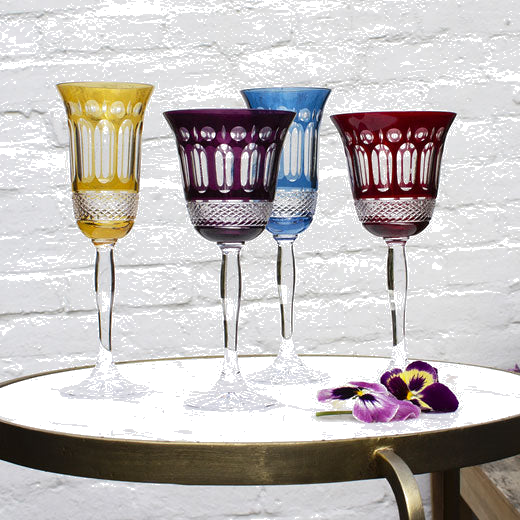 These Belgravia 2 x 18cl Skye Blue Champagne Flutes were designed by Royal Scot Crystal.