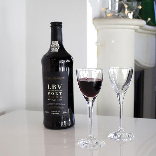 These Royal Scot Crystal Classic Collection 2 x 9cl Port/Sherry Glasses can be engraved on the day of purchase.