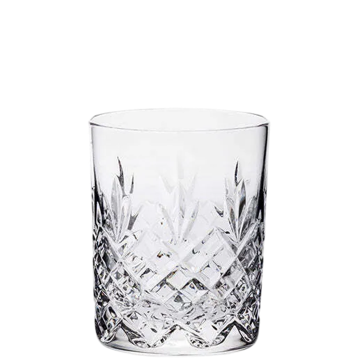 This Edinburgh 21cl Single Whisky Tumbler has been designed by Royal Scot Crystal.