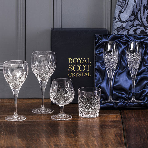 These Royal Scot Crystal Edinburgh 4 x 21cl Whisky Tumblers have been crafted out of British hand-cut crystal.