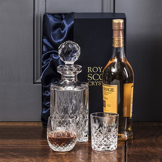 This Royal Scot Crystal Edinburgh 80cl Square Spirit Decanter is perfect for whisky.