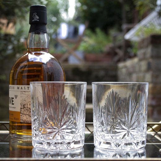 These Royal Scot Crystal Edinburgh Star 4 x 33cl Large Tumblers will be presented inside a satin-lined gift box.