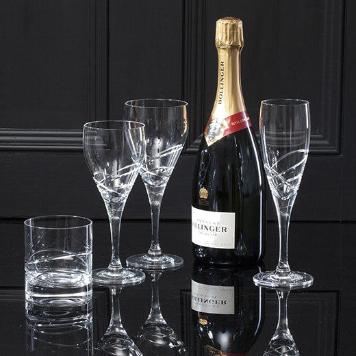 These Royal Scot Crystal Skye 2 x 40cl Large Wine Glasses can be engraved.