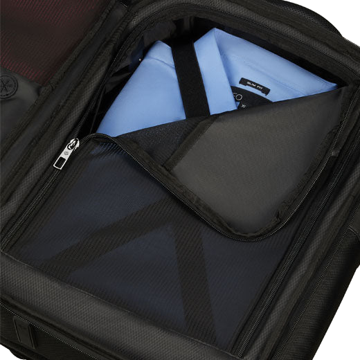 This Pro-DLX 6 Underseater Backpack, 15.6" by Samsonite has a section to store clothing with compression straps and a mesh pocket.