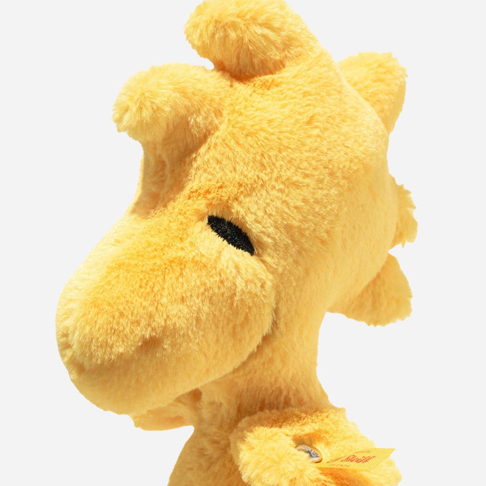 Close up of the 18 cm Yellow Woodstock.
