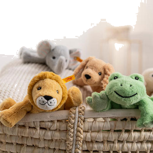 Steiff's Floppy Liam the Lion, 20 cm is from the Soft Cuddly Friends range and can be collected as part of a set or on its own.
