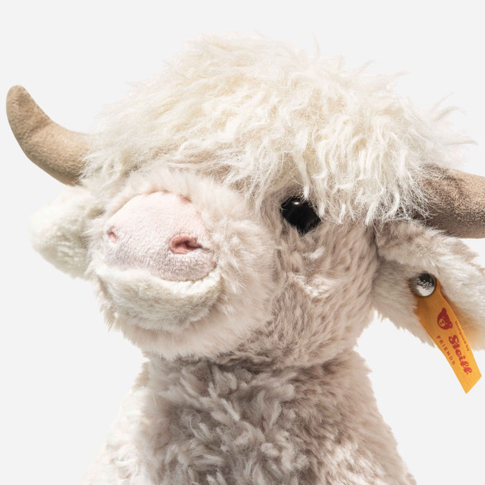 Close up of the Steiff Harper the Highland Cow 24 cm.