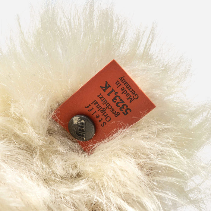 Button in ear of the 1925 Teddy Bear Replica 33 cm.