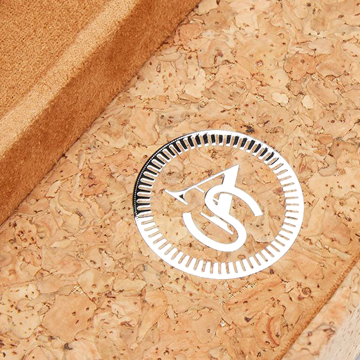 The WOLF 1834 x Analog/Shift 1976 Natural Cork Watch Strap Tray has optional gift wrapping on the day of purchase.